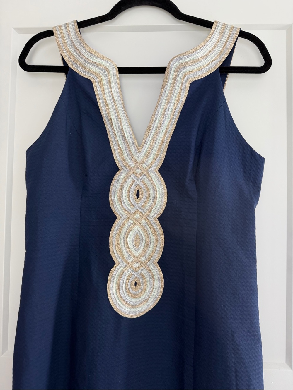 EUC Lilly Pulitzer Valli Sleeveless Navy Shift Dress Metallic Neckline, Size 8 - Picture 3 of 12